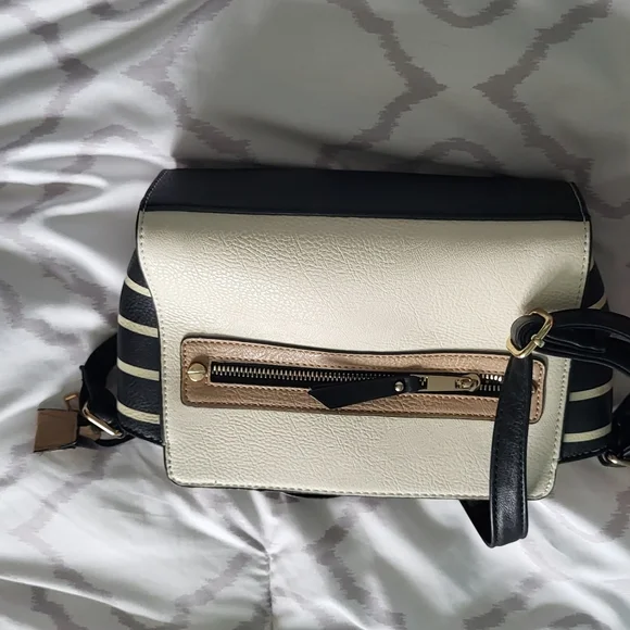 Handbag Call it Spring - Picture 2 of 5